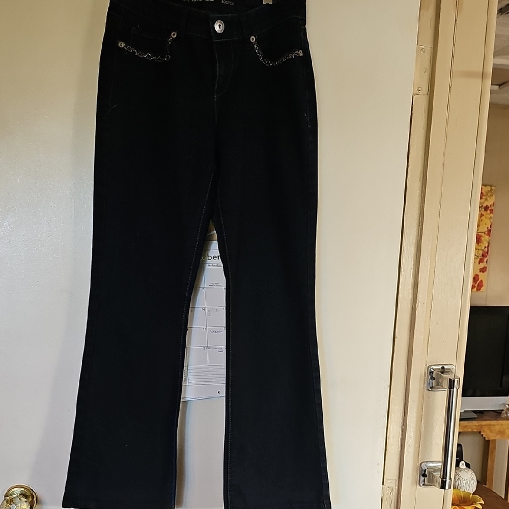 Jordache Dark Cowboy Cut Women's Jeans. Size 4.